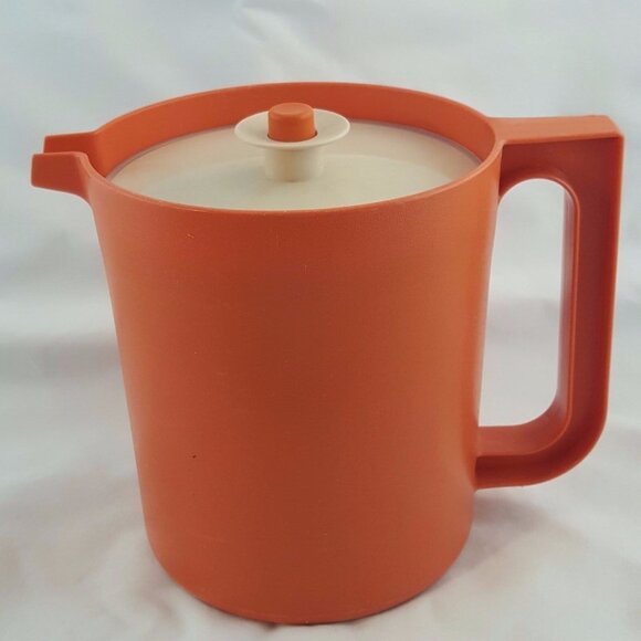 Tupperware Water Juice Pitcher 1575-9 Push Button Seal Holds 1.5 Quarts Orange - Picture 2 of 8